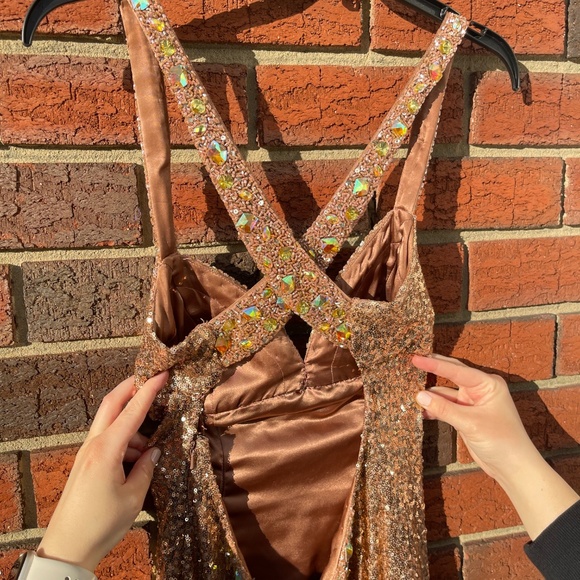 Tony Bowls prom gown - Picture 4 of 7